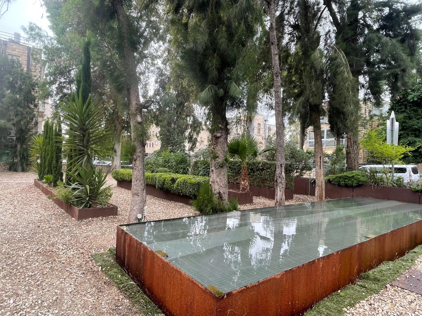 משרדי ״אחים חסיד חברה לבניין״ בשכונת המושבה ירושלים
